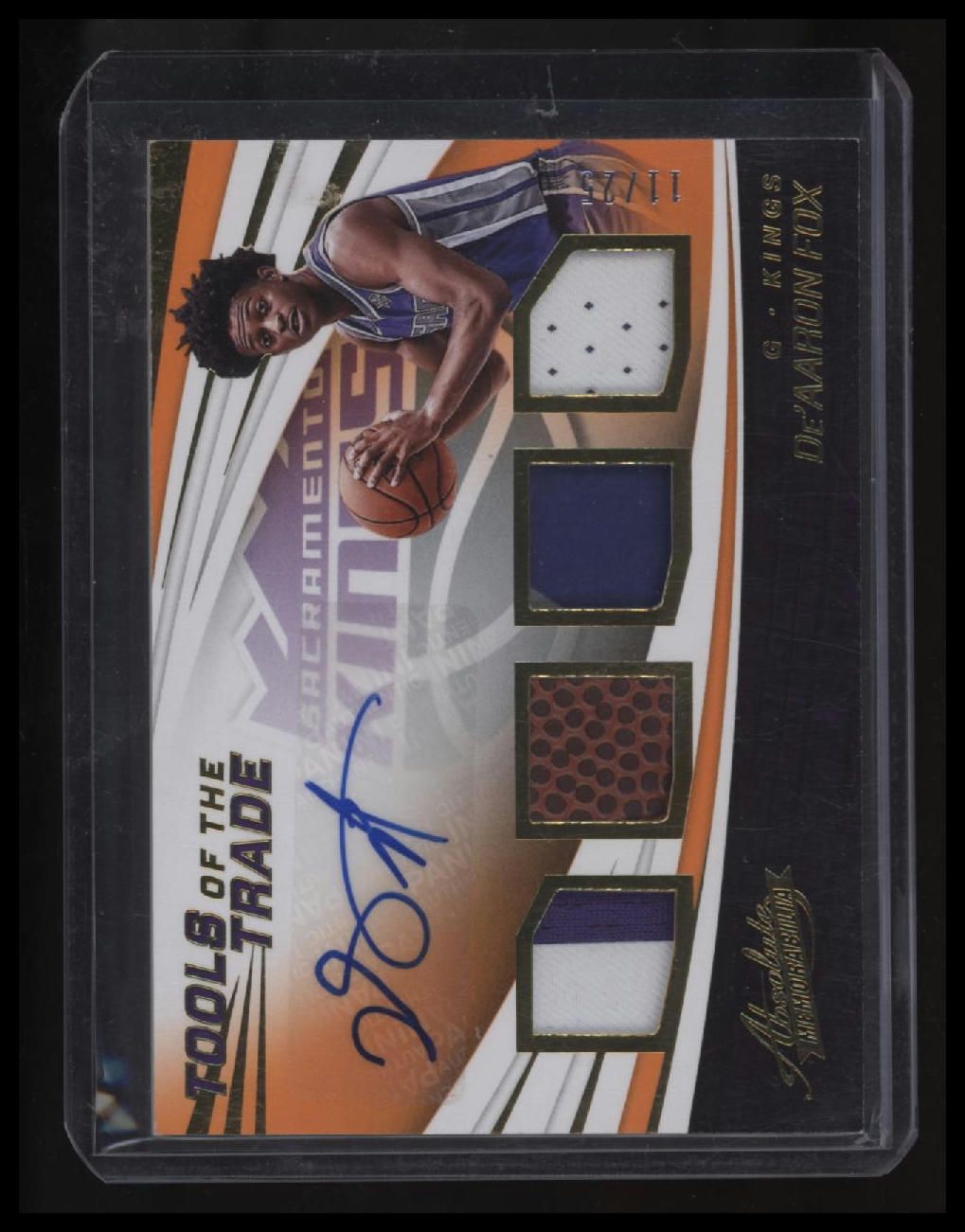 2017-18 Absolute De&#39;Aaron Fox Tools of the Trade Swatch Signatures Level 2 #/25